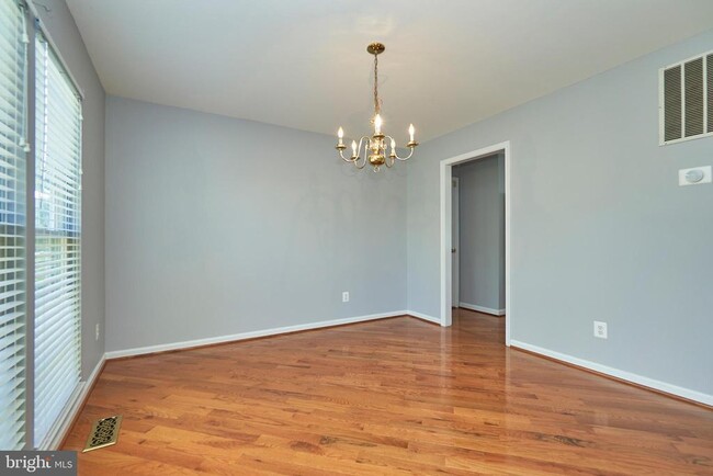 Building Photo - 44242 Frogtown Way