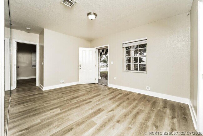 Building Photo - 16461 NW 19th Ave