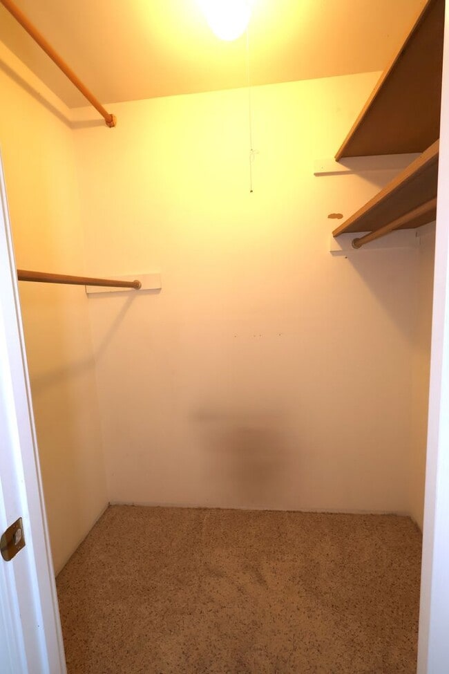 Building Photo - Charming 3-Bed, 2-Bath Home with 2 Car Garage & Covered Patio