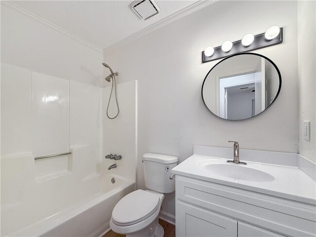 Building Photo - 10740 Plantation Bridge Dr