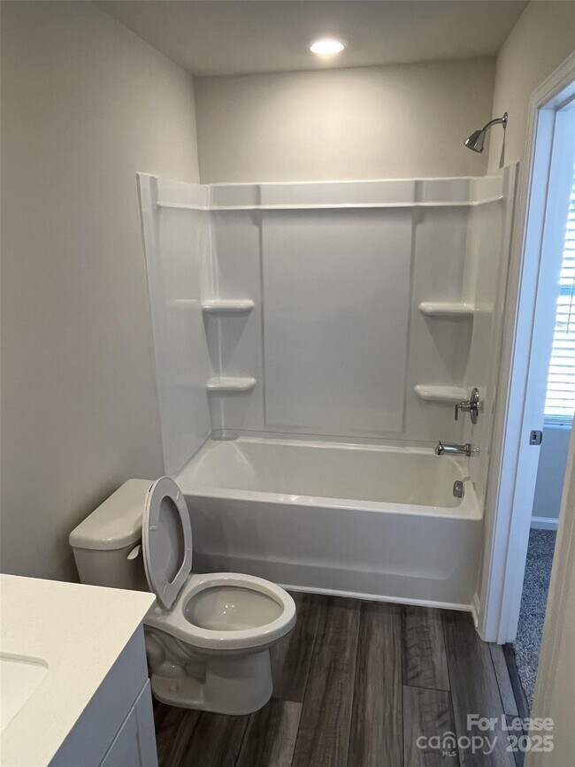 Building Photo - 3863 County Down Ave