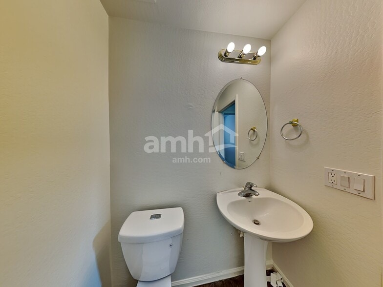 Building Photo - 17781 W Andora St