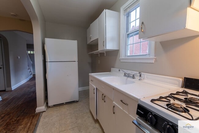 Building Photo - 5632 Pioneer Dr