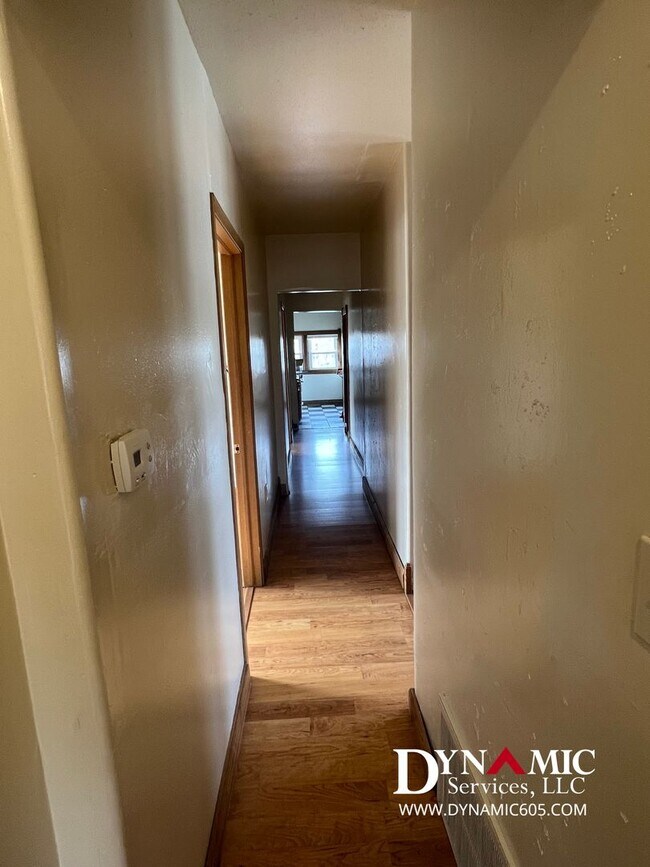 Building Photo - 641 S Dakota Ave