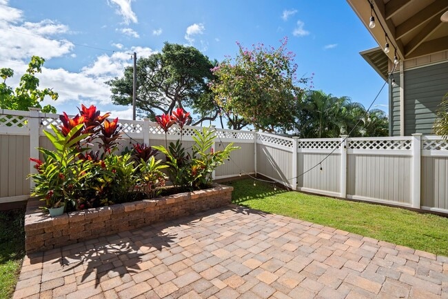 Building Photo - Kahoma Village: Fully furnished 4-bedroom, 2.5-bath home