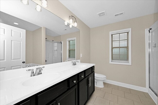 Building Photo - 3 Bedroom, 2 Bath home.