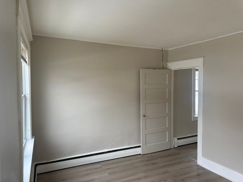 Building Photo - 151 Broadway