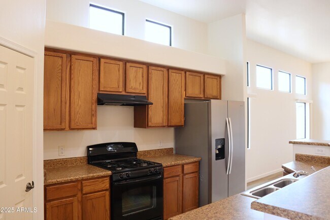 Building Photo - 984 Marchbanks Dr