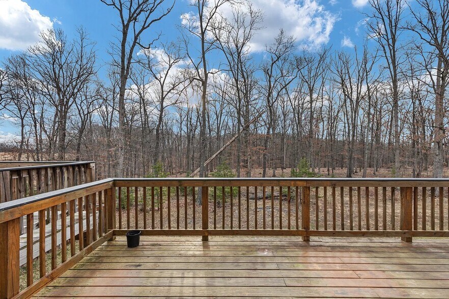 Building Photo - 148 Solara Dr