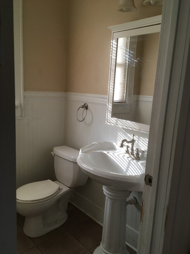 Building Photo - 4104 N College Ave