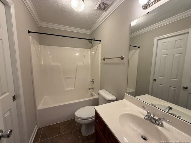 Building Photo - 32 Carteret Ct