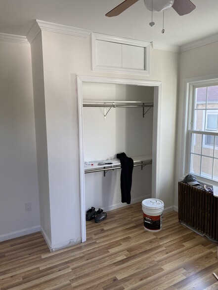 Building Photo - 349 Warwick Ave