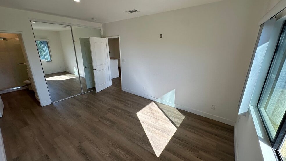 Building Photo - 1380 Veteran Ave