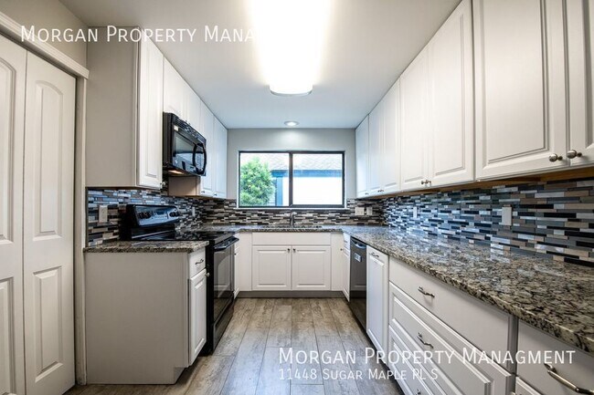 Building Photo - 11448 Sugar Maple Pl S