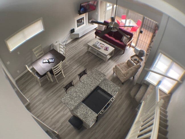 Building Photo - COMING SOON! Furnished 1-Bed 1-Bath Condo ...