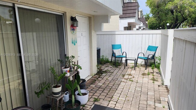 Building Photo - 4540 SW 68th Ct Cir