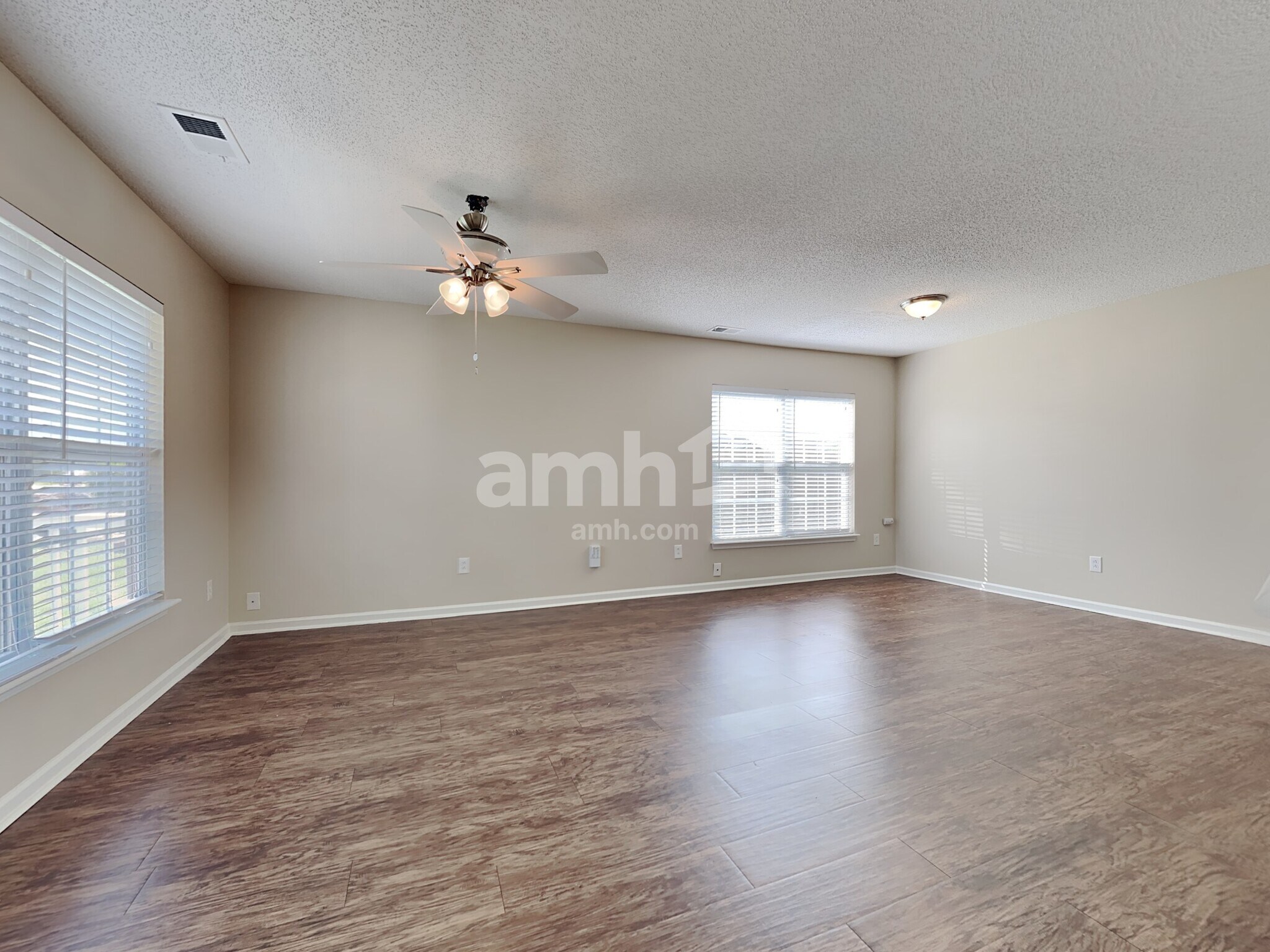 Building Photo - 105 Walton Pl