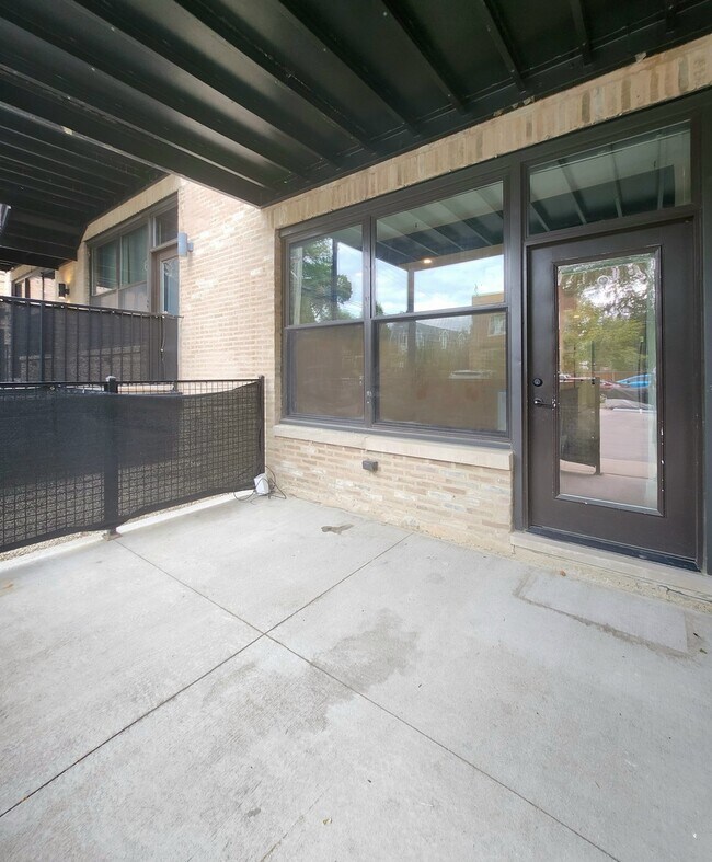 Building Photo - 3228 W Palmer St