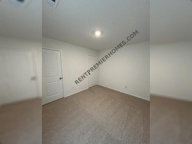 Building Photo - 45 Kinley Ln