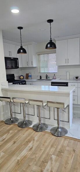 Building Photo - 3717 W 116th St