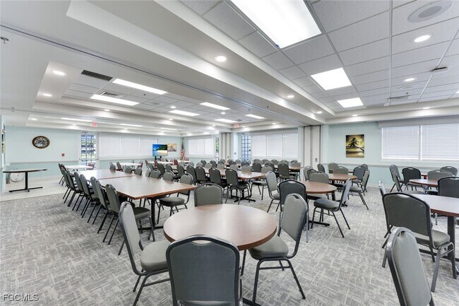 Building Photo - 16655 Lake Cir Dr