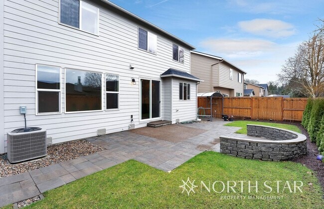 Building Photo - Heritage Crossing Craftsman in Tigard