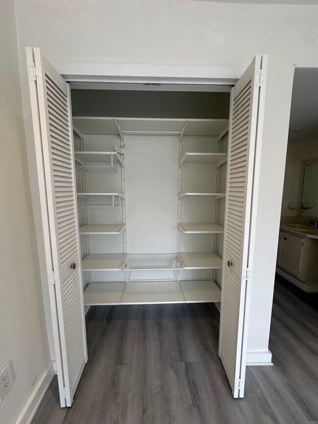 Building Photo - 7505 SW 82nd St