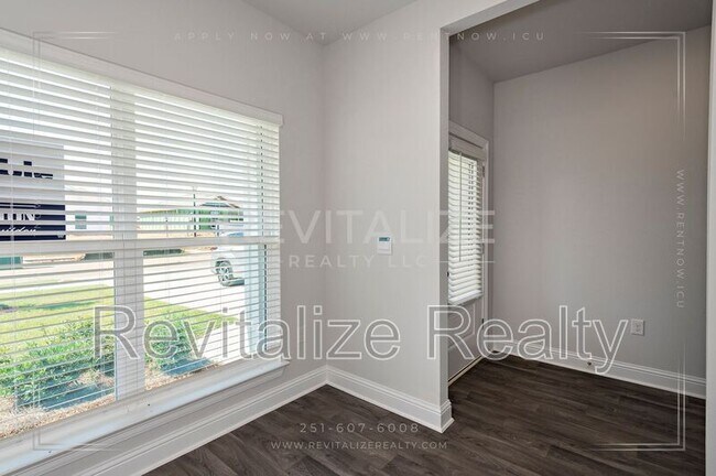Building Photo - 13658 Addison Pl
