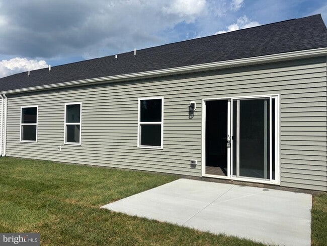Building Photo - 372 Baker Dr