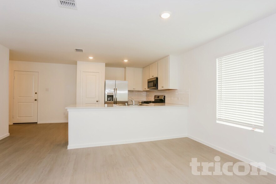 Building Photo - 15208 Grappling Irons Ln