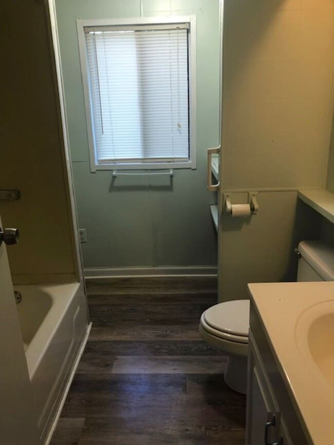 Building Photo - 3 Bedroom 1 Bath Mobile Home