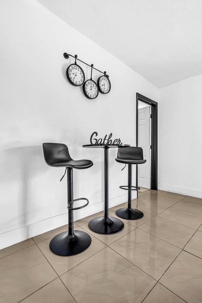 Building Photo - 18725 NE 18th Ave