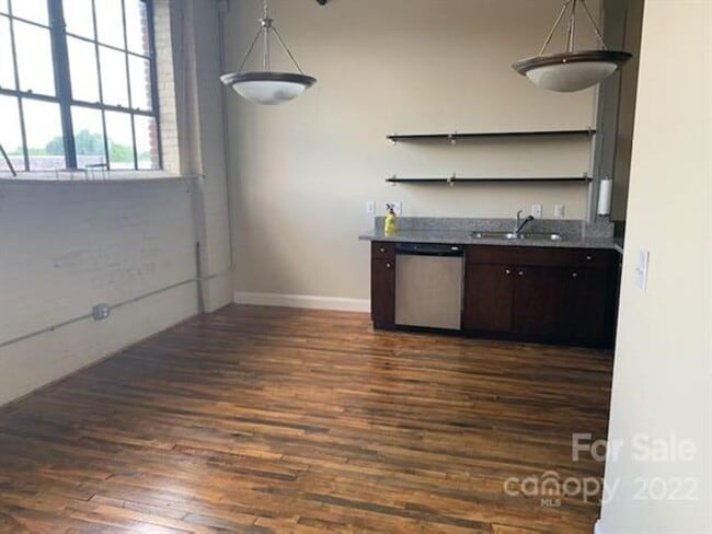 Building Photo - 109 N Hayne St