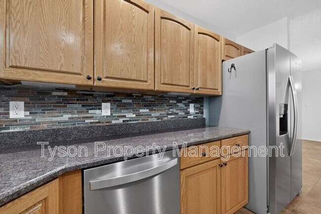 Building Photo - 8301 Cherry Hills Dr NE