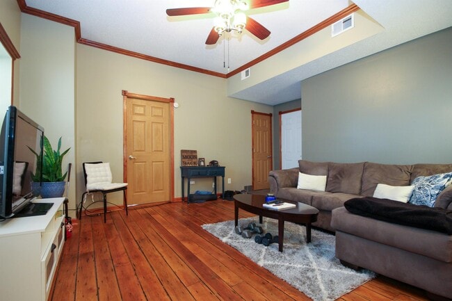 Building Photo - 1417 6th St NE