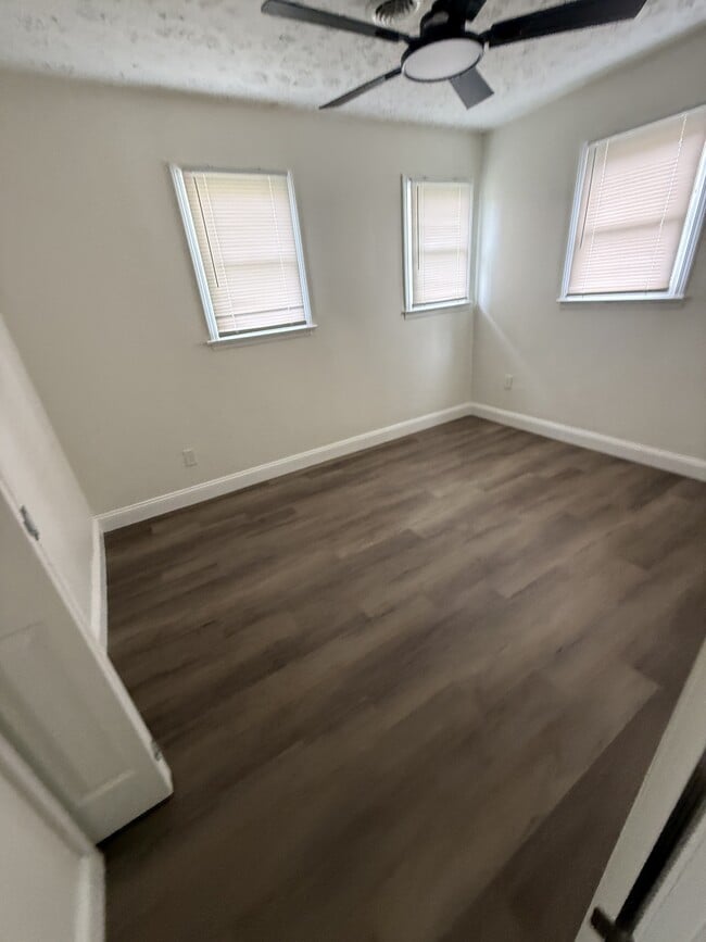 Building Photo - 501 Lincoln St