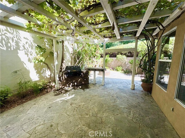 Building Photo - 5 Halcyon Ln