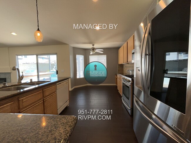 Building Photo - DREAM RENTAL POOL HOME IN RIALTO!!