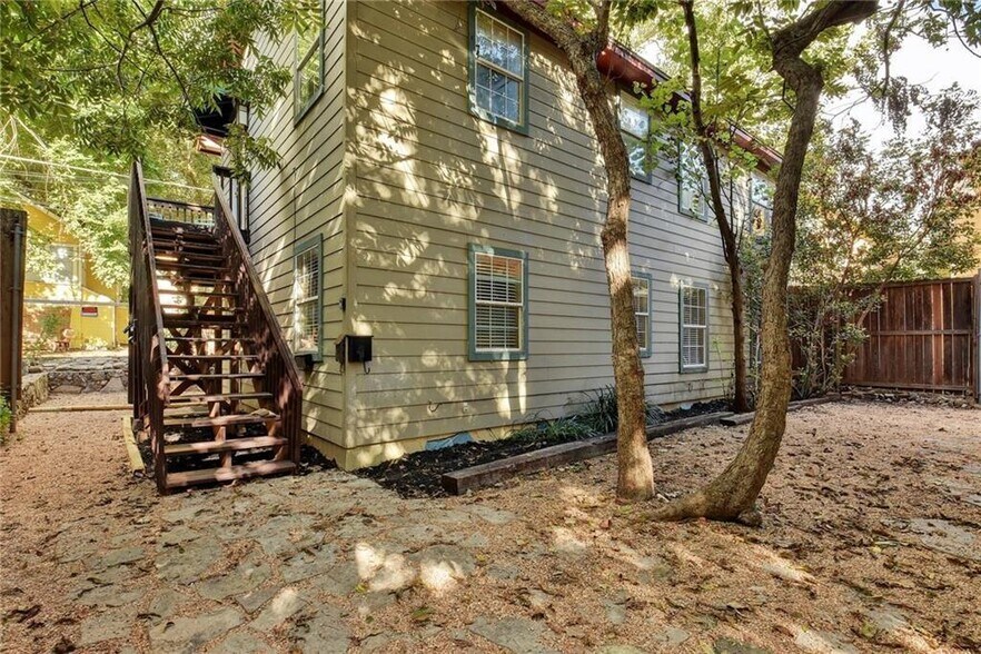 Building Photo - 2714 Whitis Ave