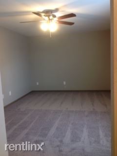 Building Photo - 1317 Esic Dr