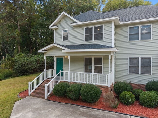 Primary Photo - Beautifully Renovated 3-Bedroom, 2-Bath To...
