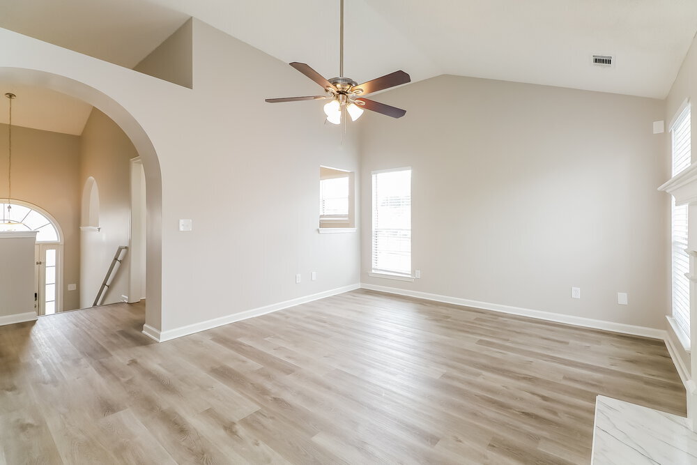 Building Photo - 553 Ransom Way