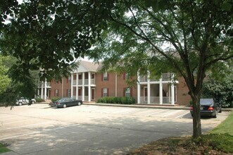 Building Photo - 67 Forest Hill Dr