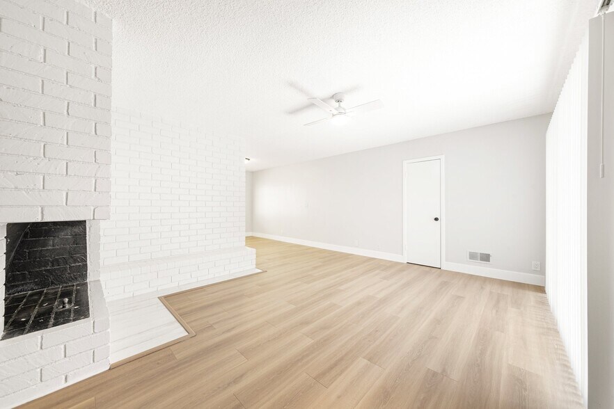 Building Photo - 11126 Crenshaw Blvd
