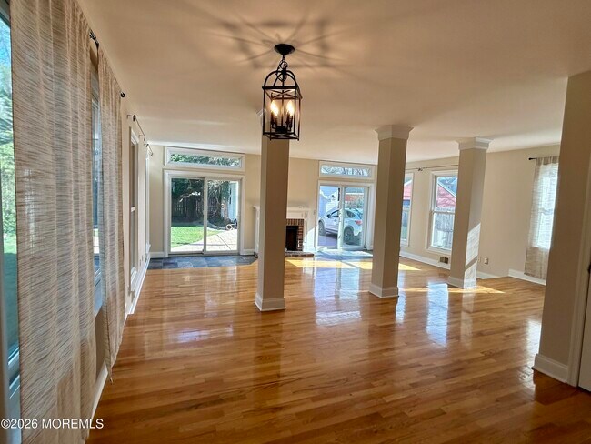 Building Photo - 82 3rd St