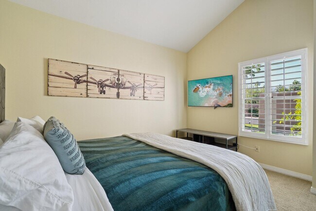 Building Photo - 29 Lakeshore Dr