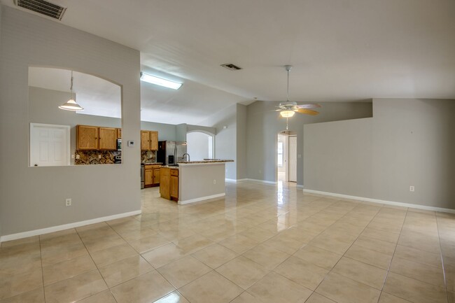 Building Photo - 2462 Nature Pointe Loop