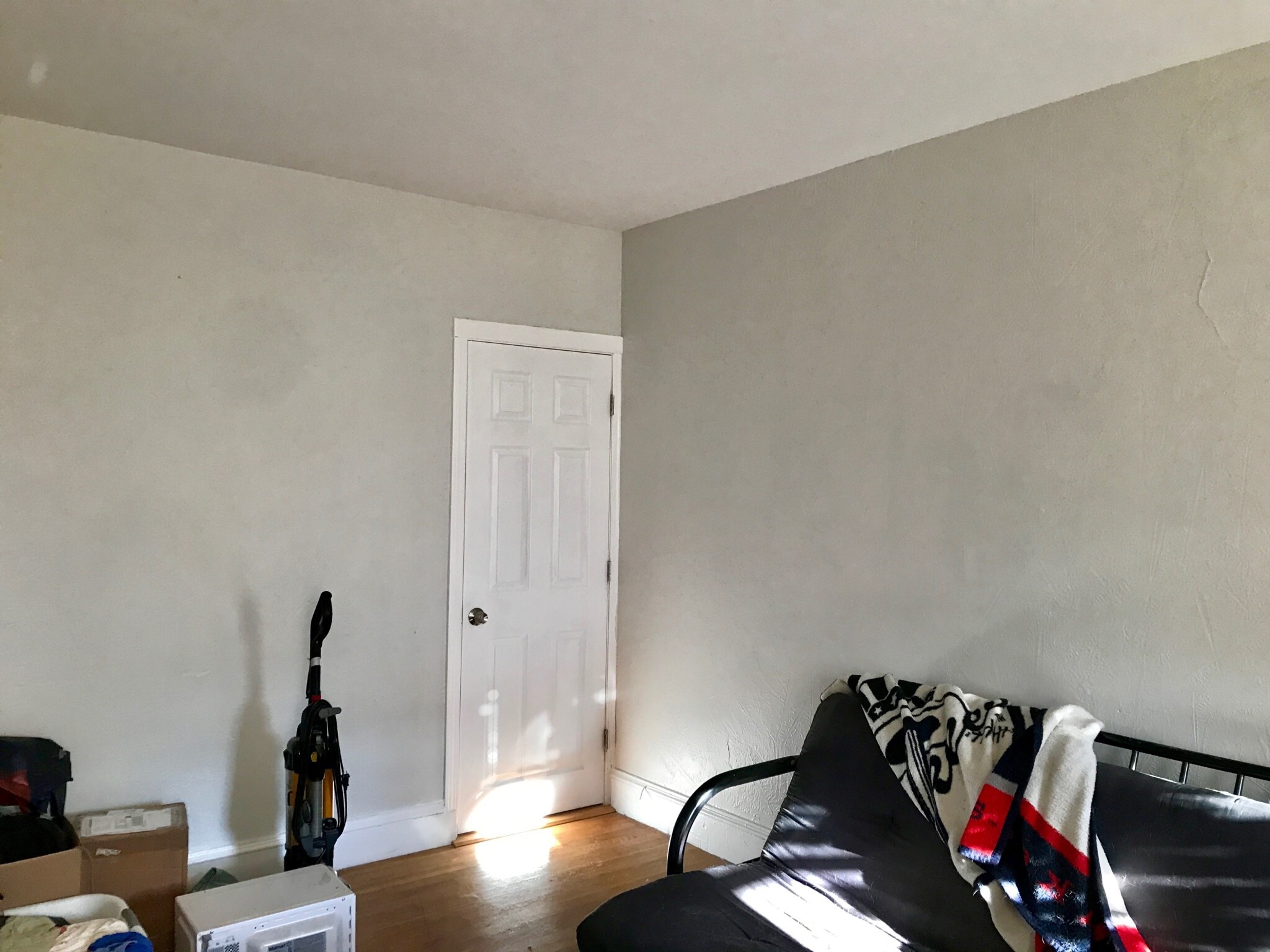 Building Photo - 76 Linden St