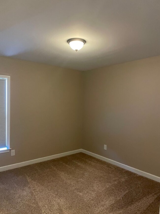 Building Photo - 103 Dartha Ct