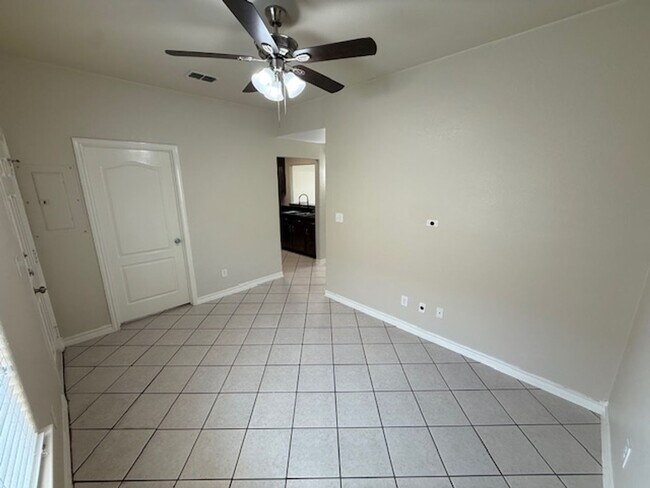 Building Photo - Ranchway Condominiums